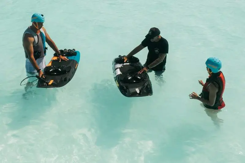 bora-bora-jetboard-lagon-groupe-tour