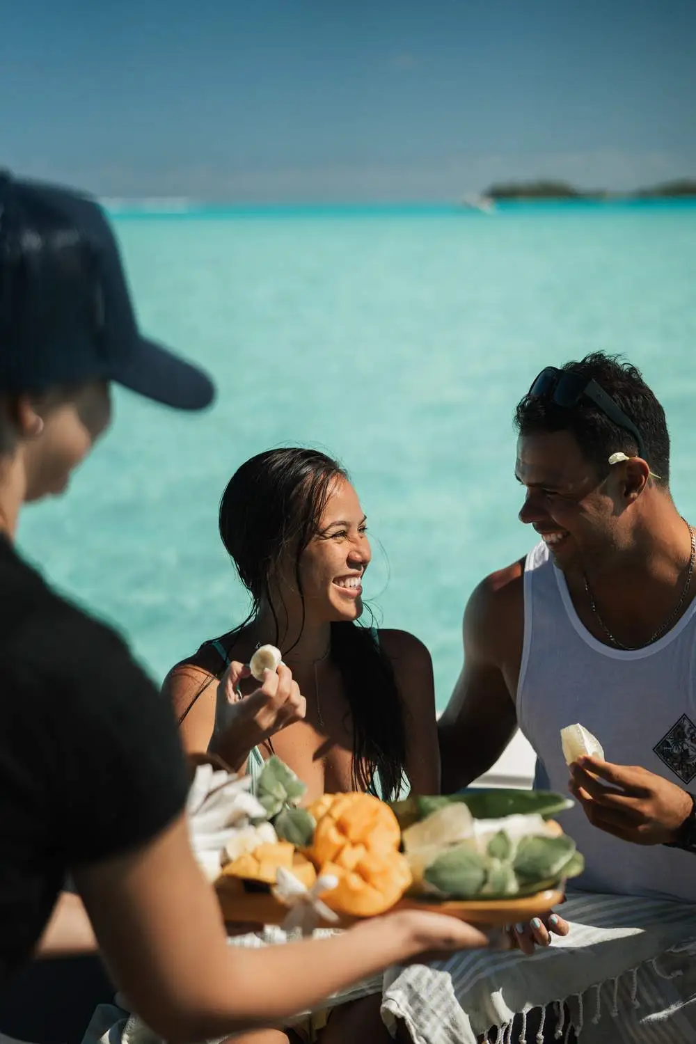 bora-bora-jetboard-tour-activity-fruit-boat-aboard